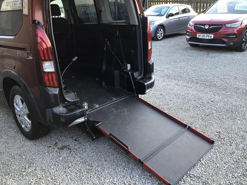 Second-hand Peugeot Rifter Allure 2019 Maro Monovolum