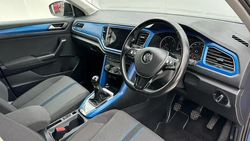 Used VW T-Roc Design 115 HP (84 kW) 2020 Blue SUV