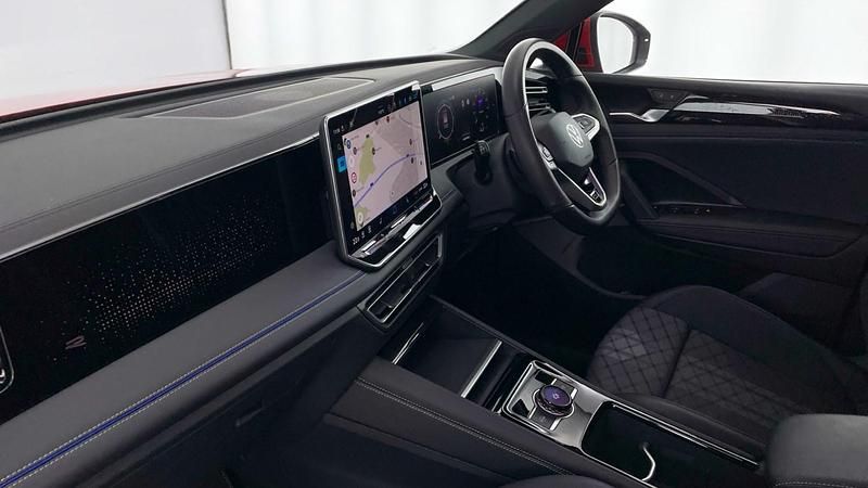 Used VW Tiguan R-line 150 HP (110 kW) 2025 Red SUV