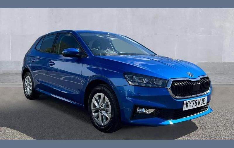 Used Skoda Fabia SE 80 HP (58 kW) 2025 Race blue metallic Hatchback