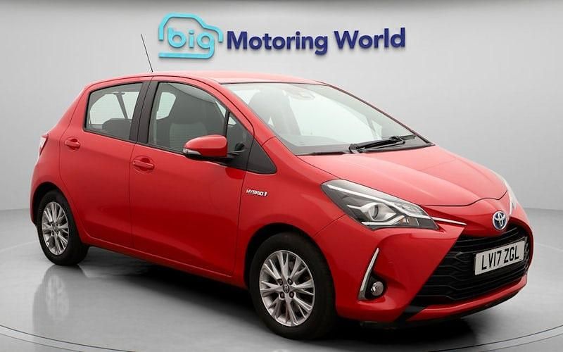Used 2019 Toyota Yaris Hybrid Hatchback | £10,400 (Good price) - Image 1/4