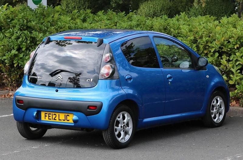 Used Citroën C1 VTR Sport 68 HP (50 kW) 2012 Blue Hatchback