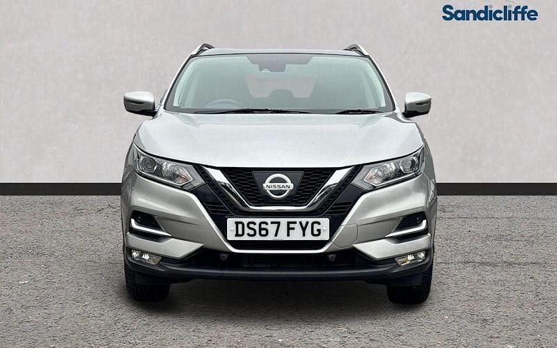 Used Nissan Qashqai N-Connecta 110 HP (80 kW) 2017 Silver SUV