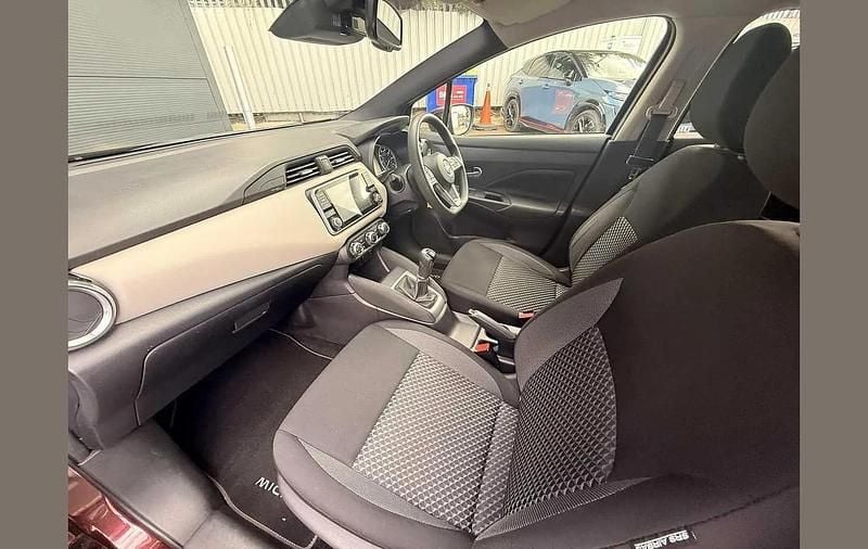Begagnad Nissan Micra Acenta 99 HK (72 kW) 2020 Röd Halvkombi