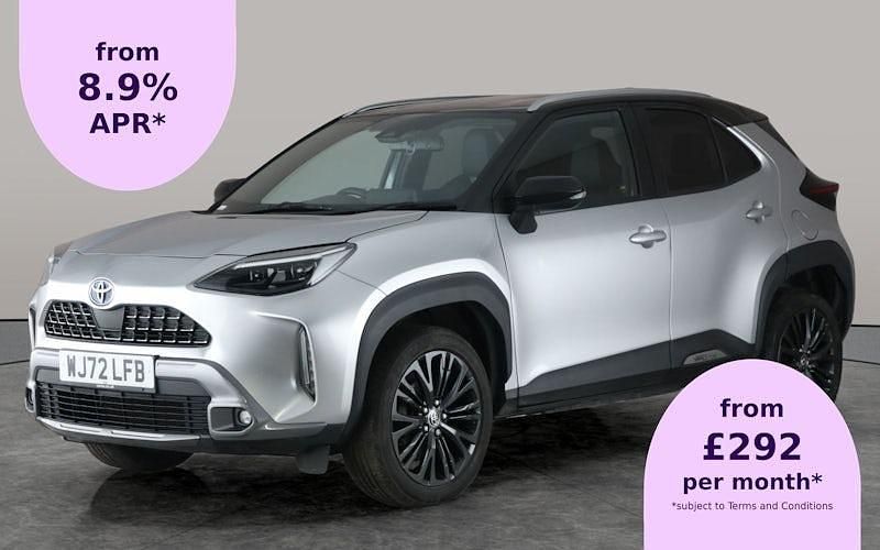 Used 2022 Toyota Yaris Hybrid Estate | £20,293 (Fair price) - Image 1/2