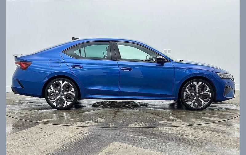 Used Skoda Octavia vRS 265 HP (194 kW) 2025 Race blue metallic Hatchback