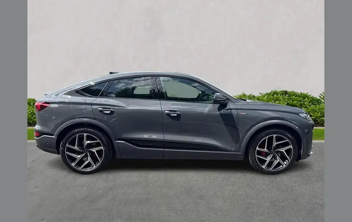 New Audi Q6 e-tron Black Edition 182 kW (248 HP) 2026 Other SUV