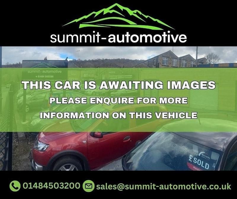 Red Used 2015 Renault Clio IV Dynamique Hatchback | £4,490 (Good price) - Image 1/1