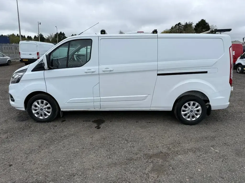 Used Ford Transit Custom Limited 130 HP (95 kW) 2023 White Van