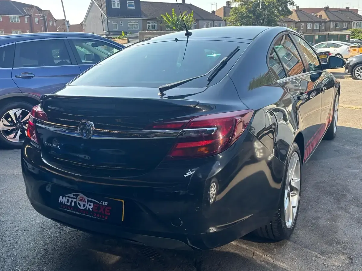 Used Vauxhall Insignia SRi 140 HP (102 kW) 2014 Black Hatchback