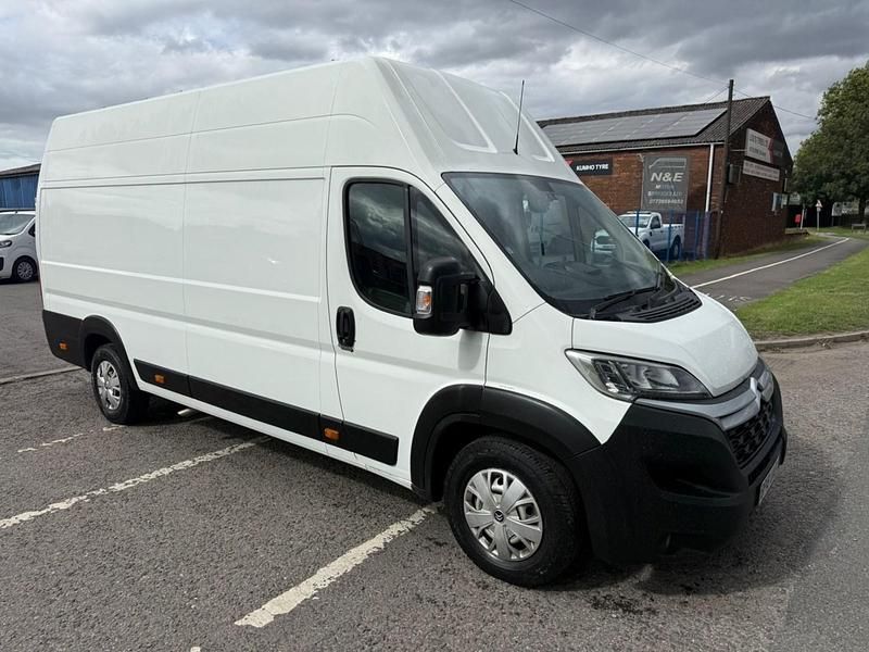 White Used 2018 Citroën Relay Van | £6,495 (Fair price) - Image 1/4