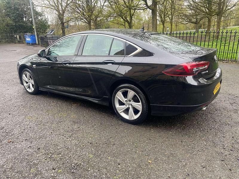 Used Vauxhall Insignia SRi 170 HP (125 kW) 2018 Black Hatchback