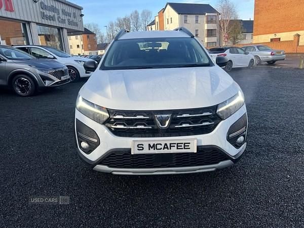 Used Dacia Jogger Essentiel 109 HP (80 kW) 2022 White MPV