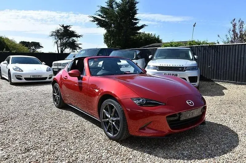 Usado Mazda MX5 Inclusive 160 HP (117 kW) 2017 Vermelho Cabrios