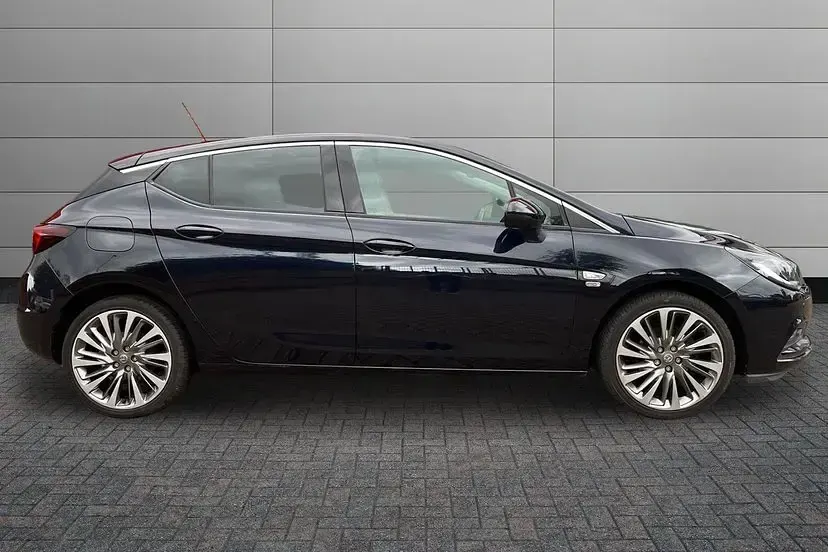 Used Vauxhall Astra 150 HP (110 kW) 2019 Mineral black Hatchback