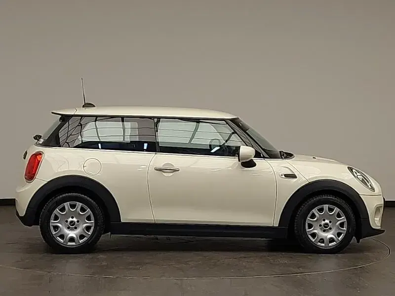 Used Mini ONE Classic 102 HP (75 kW) 2020 White Hatchback