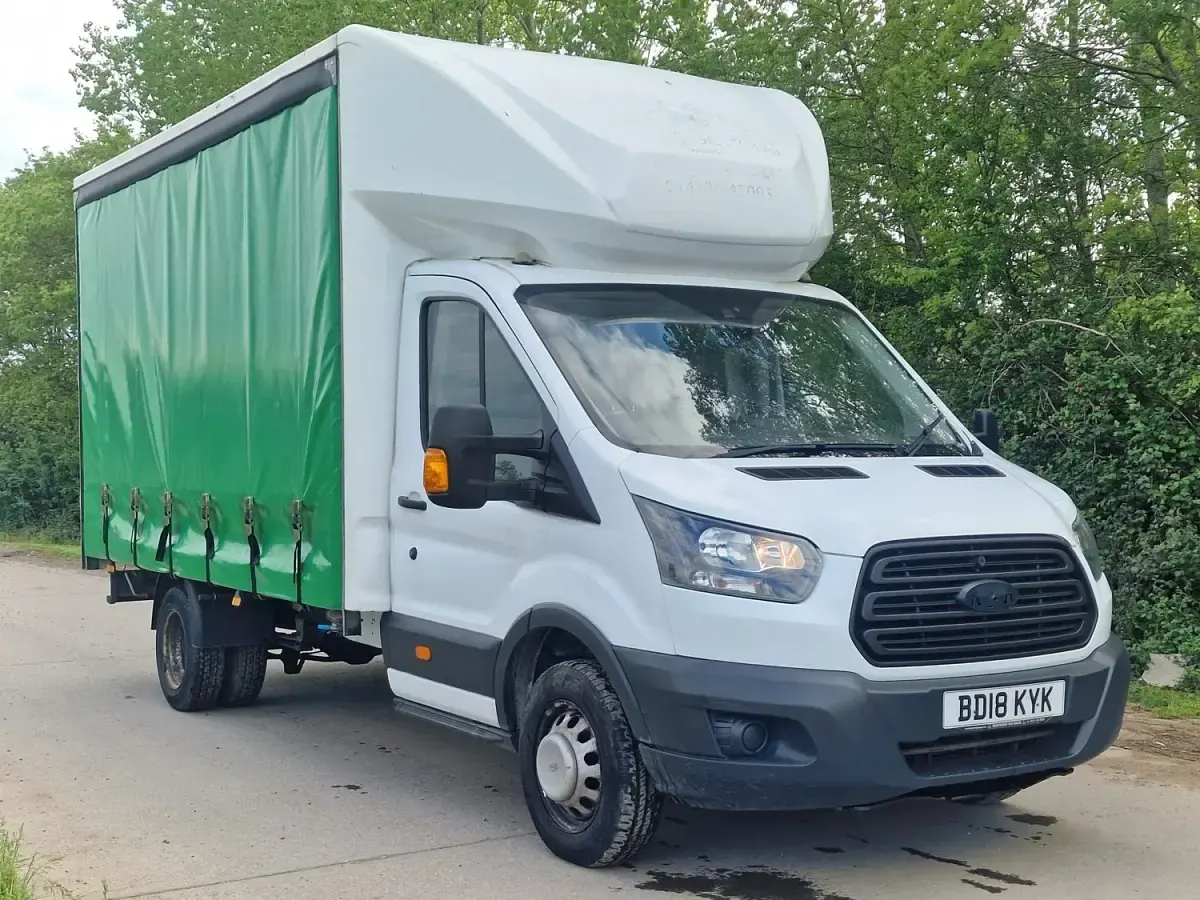 Usado Ford Transit 130 HP (95 kW) 2018 Branco Van