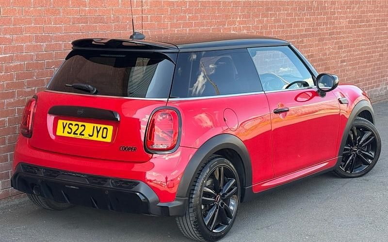 Usado Mini Cooper Hatch 136 HP (100 kW) 2022 Vermelho Citadino