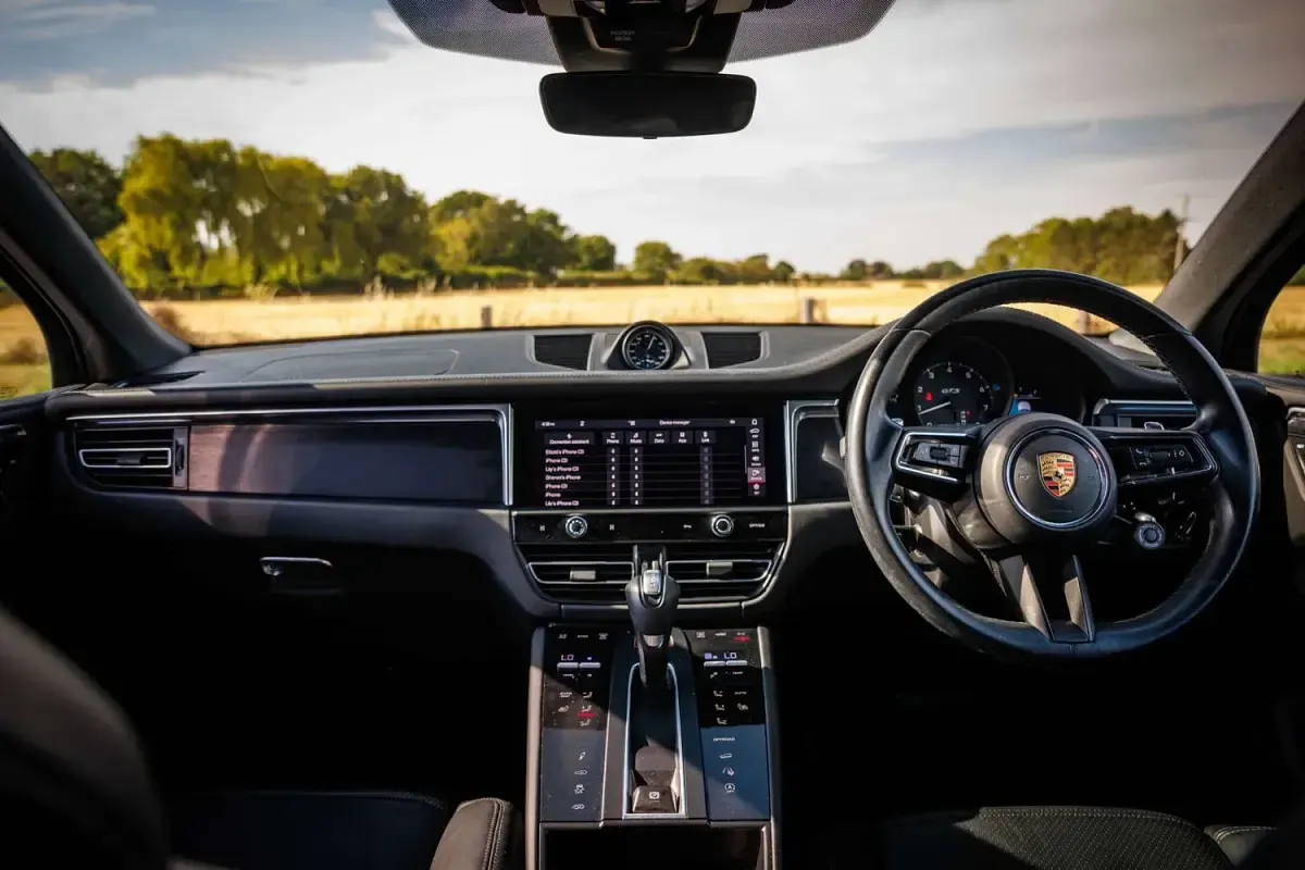 Used Porsche Macan 440 HP (323 kW) 2023 Grey SUV