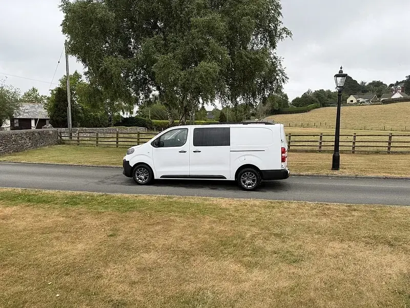 Used Citroën Dispatch 145 HP (106 kW) 2024 White MPV