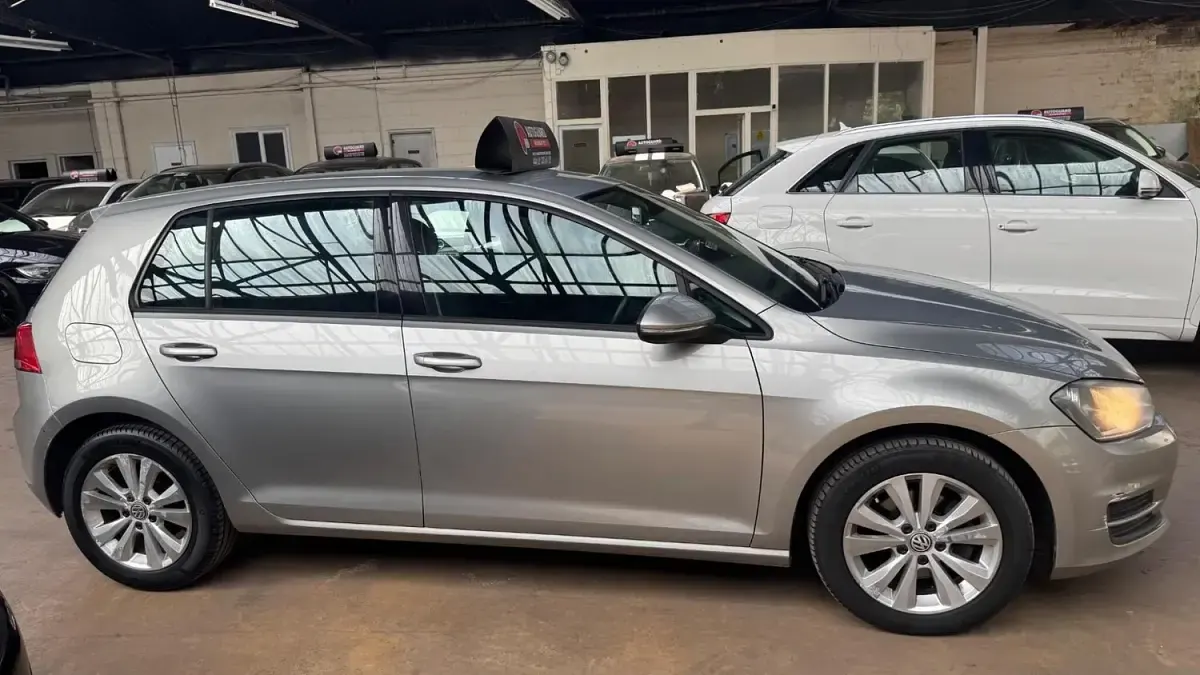 Usado VW Golf VII SE 2014 Prateado Citadino