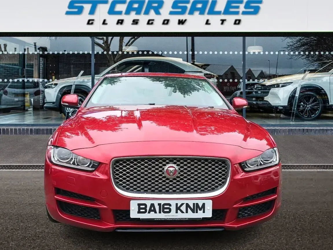 Used Jaguar XE Portfolio 180 HP (132 kW) 2016 Red Sedan
