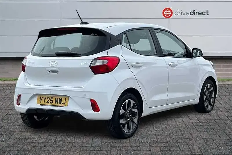 Used Hyundai i10 Advanced 63 HP (46 kW) 2025 White Hatchback