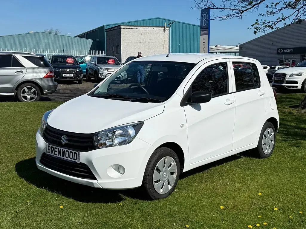 Used Suzuki Celerio 68 HP (50 kW) 2015 White Hatchback