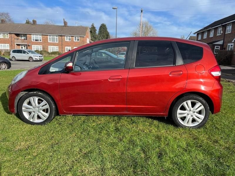 Used Honda Jazz ES 2015 Red Hatchback