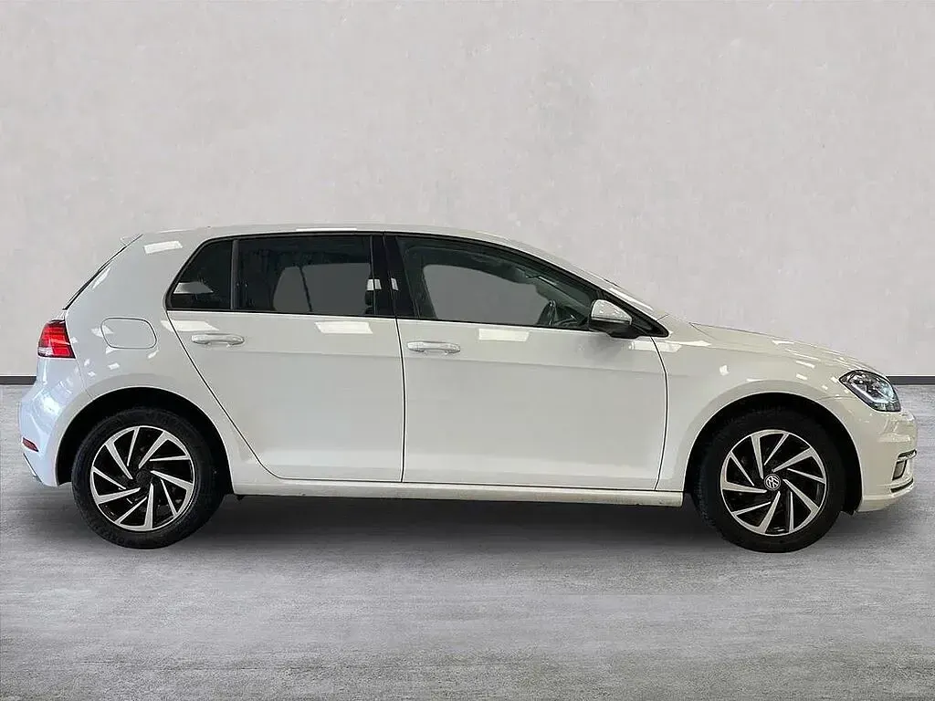 Used VW Golf VII Edition 115 HP (84 kW) 2019 White Hatchback