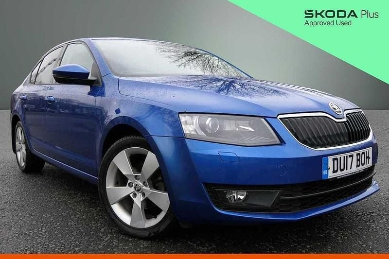 Race blue metallic Used 2017 Skoda Octavia Hatchback | £6,995 (Good price) - Image 1/4