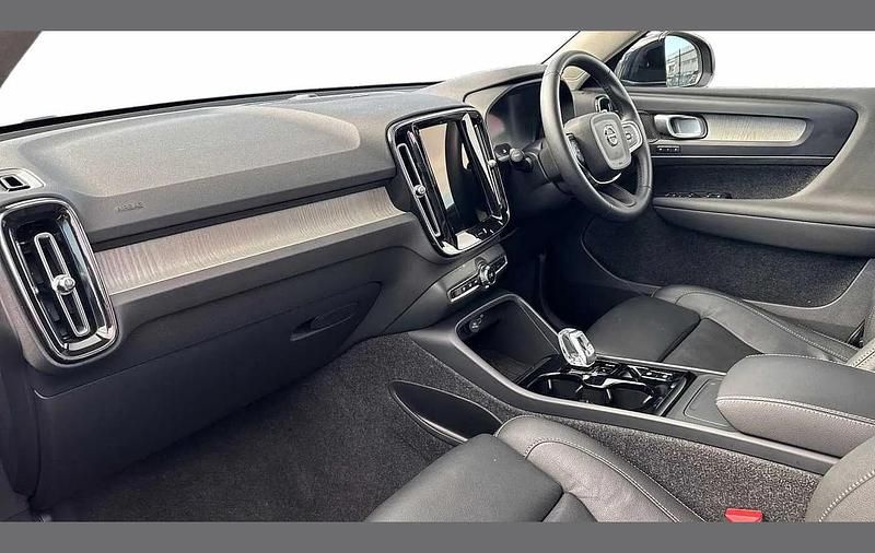 Used Volvo XC40 Ultra 161 HP (118 kW) 2025 Black SUV