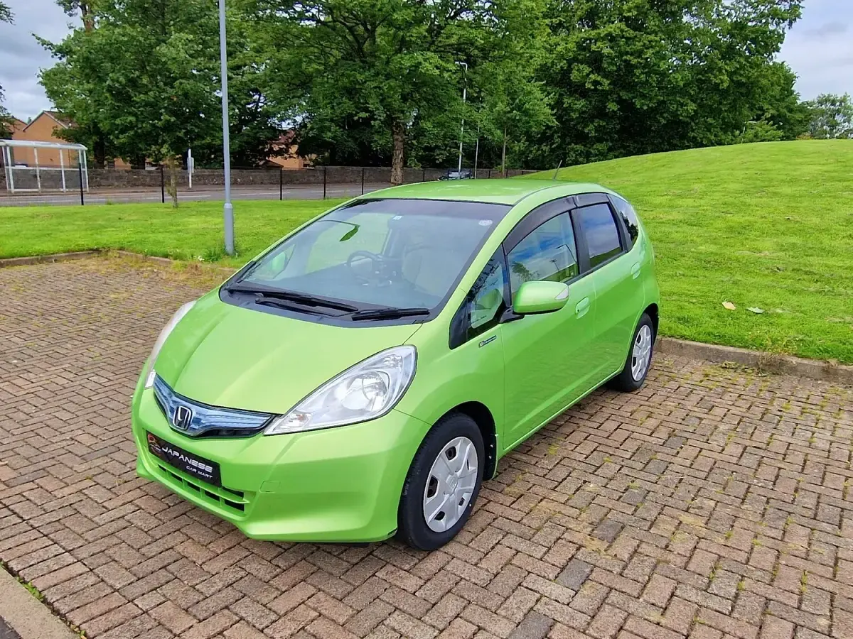 Used Honda Jazz Hybrid 99 HP (72 kW) 2012 Green Hatchback