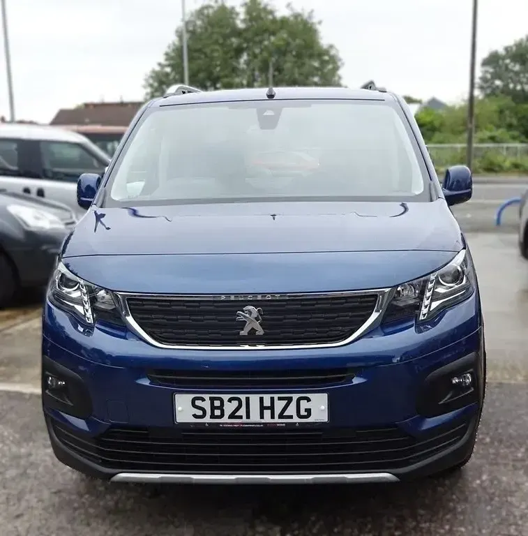 Second-hand Peugeot Rifter Access 101 CP (74 kW) 2021 Albastru Monovolum