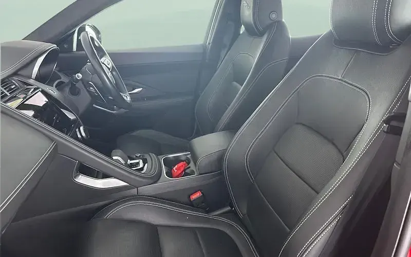 Used Jaguar E-Pace R-Dynamic 200 HP (147 kW) 2021 Red SUV