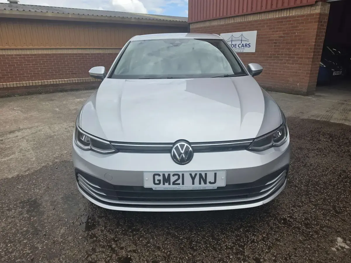 Used VW Golf VII Life 150 HP (110 kW) 2021 Silver Hatchback