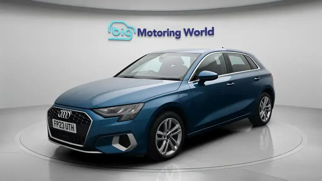 Used Audi A3 Sportback Sport 204 HP (150 kW) 2023 Blue Hatchback