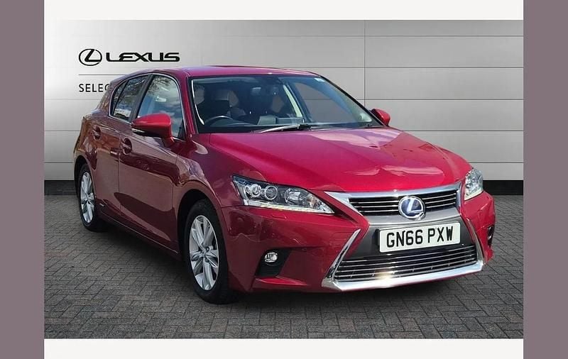 Used Lexus CT200h 136 HP (100 kW) 2016 Red Hatchback