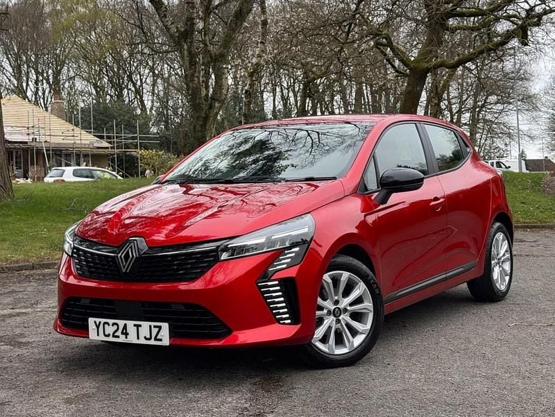 Used Renault Clio V Evolution 90 HP (66 kW) 2024 Red Hatchback