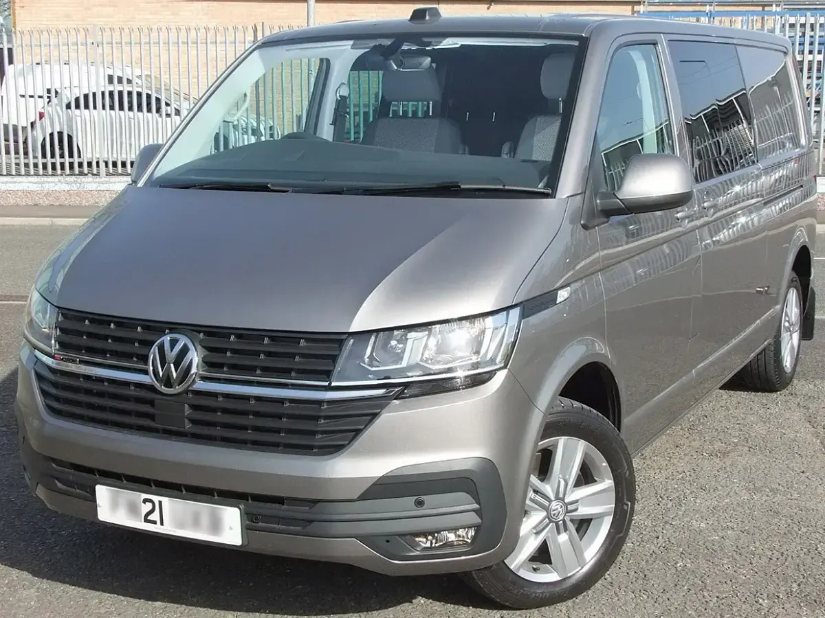 Używany VW Transporter Highline 199 KM (146 kW) 2021 Beżowy Van