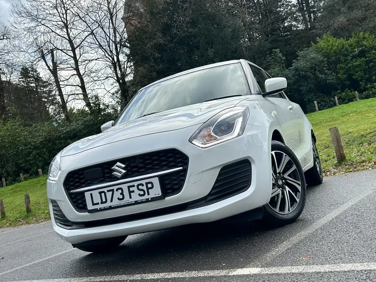 Usado Suzuki Swift SZ-L 83 HP (61 kW) 2023 Branco Citadino