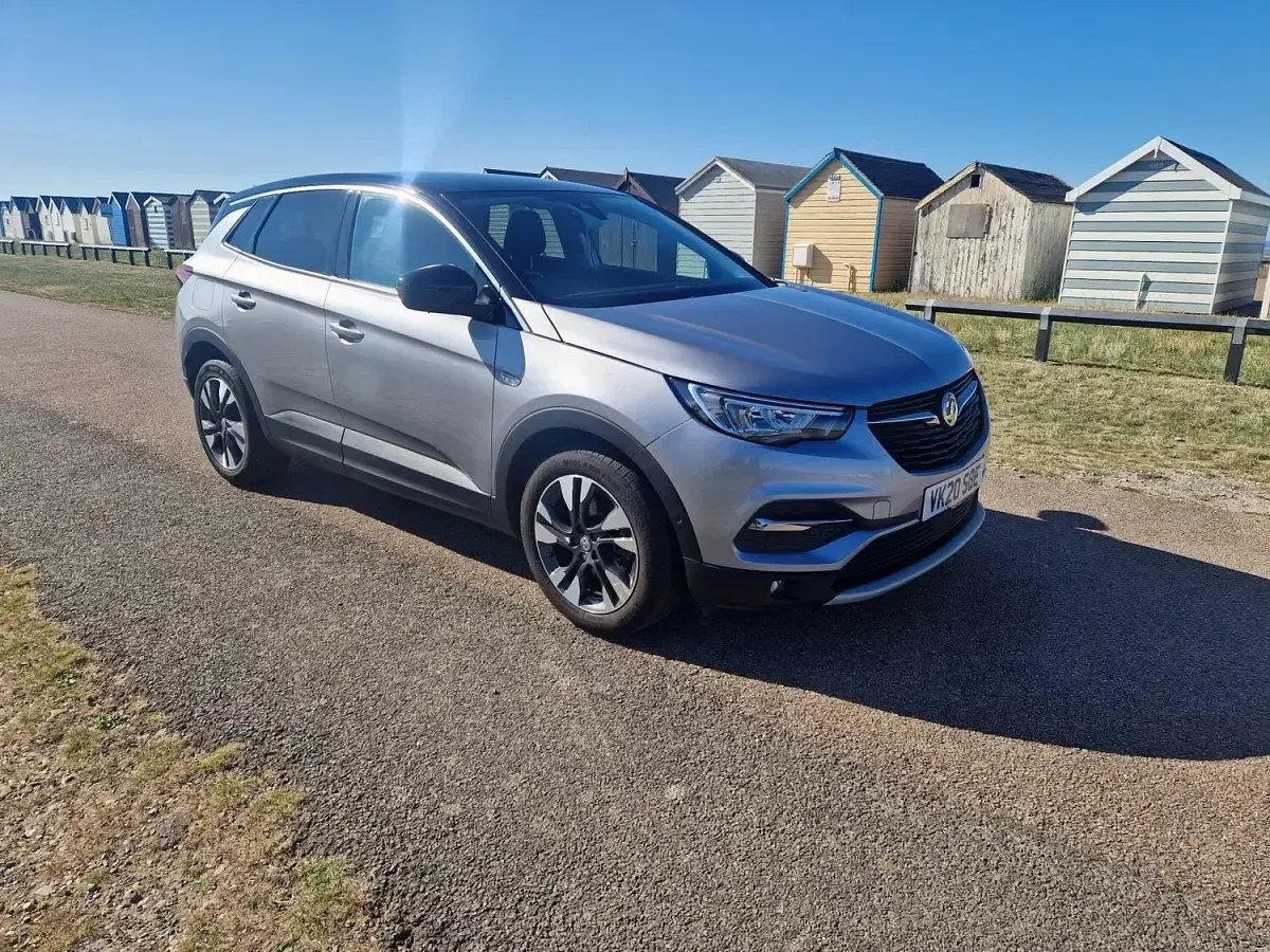 Used Vauxhall Grandland X SRi 130 HP (95 kW) 2020 Grey SUV