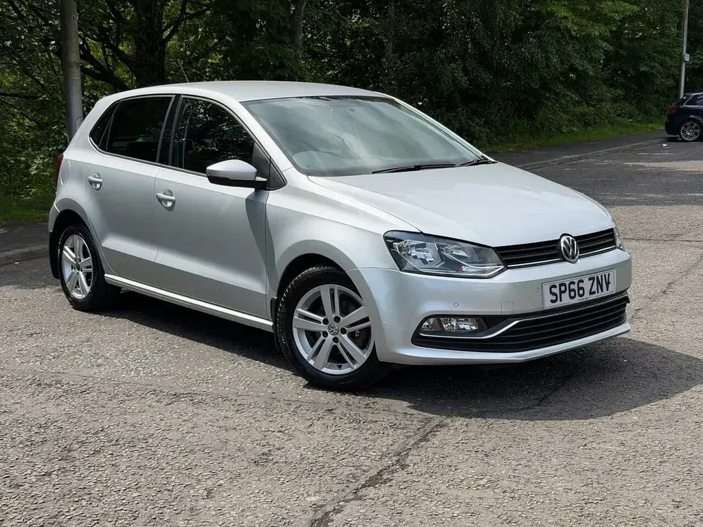 Used VW Polo Match 90 HP (66 kW) 2016 Silver Hatchback