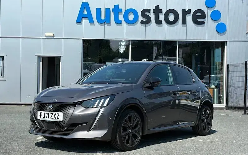 Used Peugeot 208 Premium 102 HP (75 kW) 2022 Hatchback