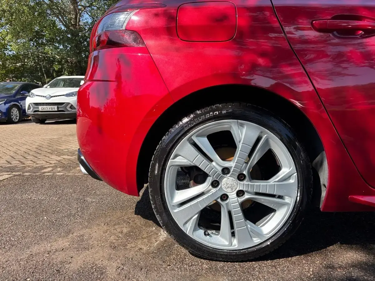 Used Peugeot 308 GT-line 130 HP (95 kW) 2018 Red Hatchback