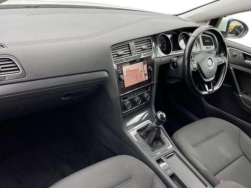 Used VW Golf VII Match 113 HP (83 kW) 2019 White Hatchback