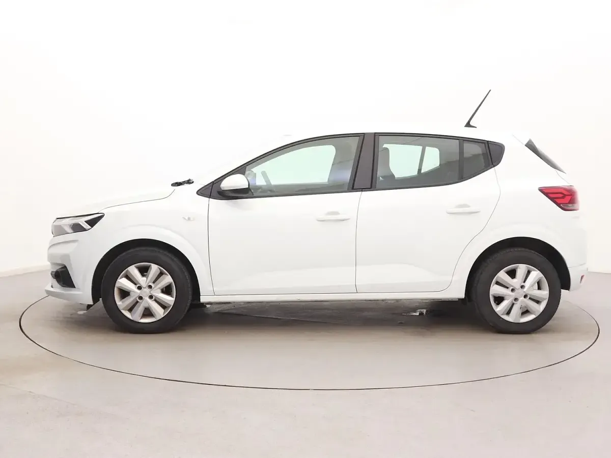 Used Dacia Sandero Expression 100 HP (73 kW) 2023 White Hatchback