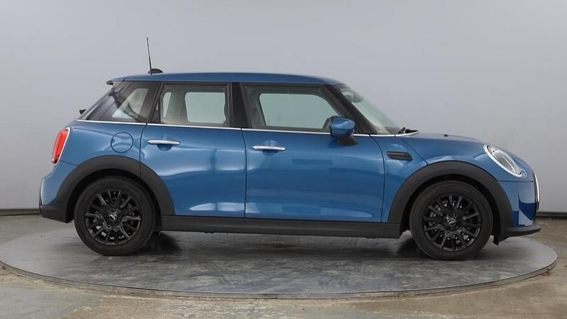 Used Mini ONE Classic 101 HP (74 kW) 2022 Blue Hatchback