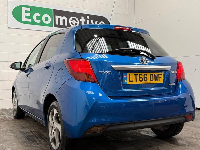 Used Toyota Yaris Hybrid 2016 Blue Hatchback