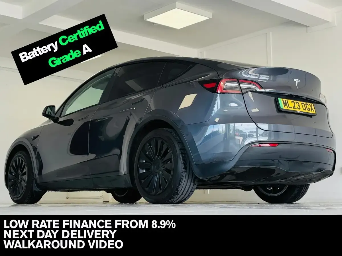 Begagnad Tesla Model Y RWD 219 kW (299 HK) 2023 Grå SUV